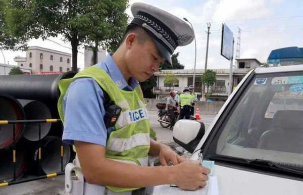 交强险到期交警查车-图3